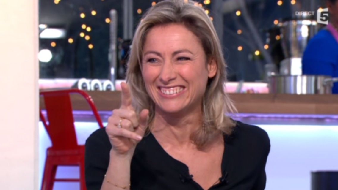 Présentatrice C Est à Vous France 5 2014 01 07 - ANNE-SOPHIE LAPIX - FRANCE 5 - C A VOUS - vuesalatele