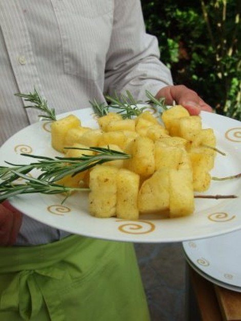 Brochettes d'ananas marinées au vieux rhum et vanille...
