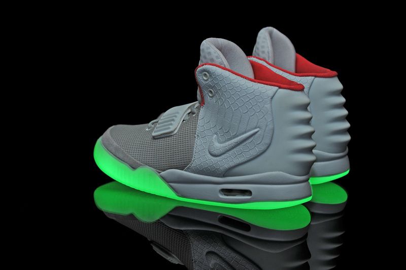 yeezy nike glow in the dark