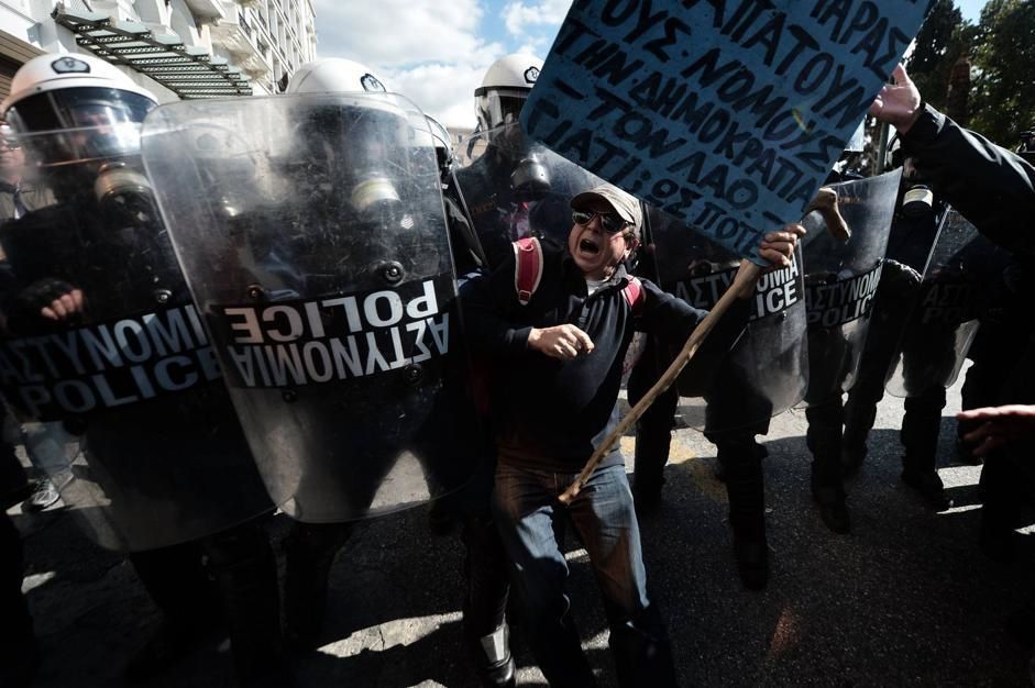 Sciopero anti austerità, la Grecia si ferma (Foto Gallery)