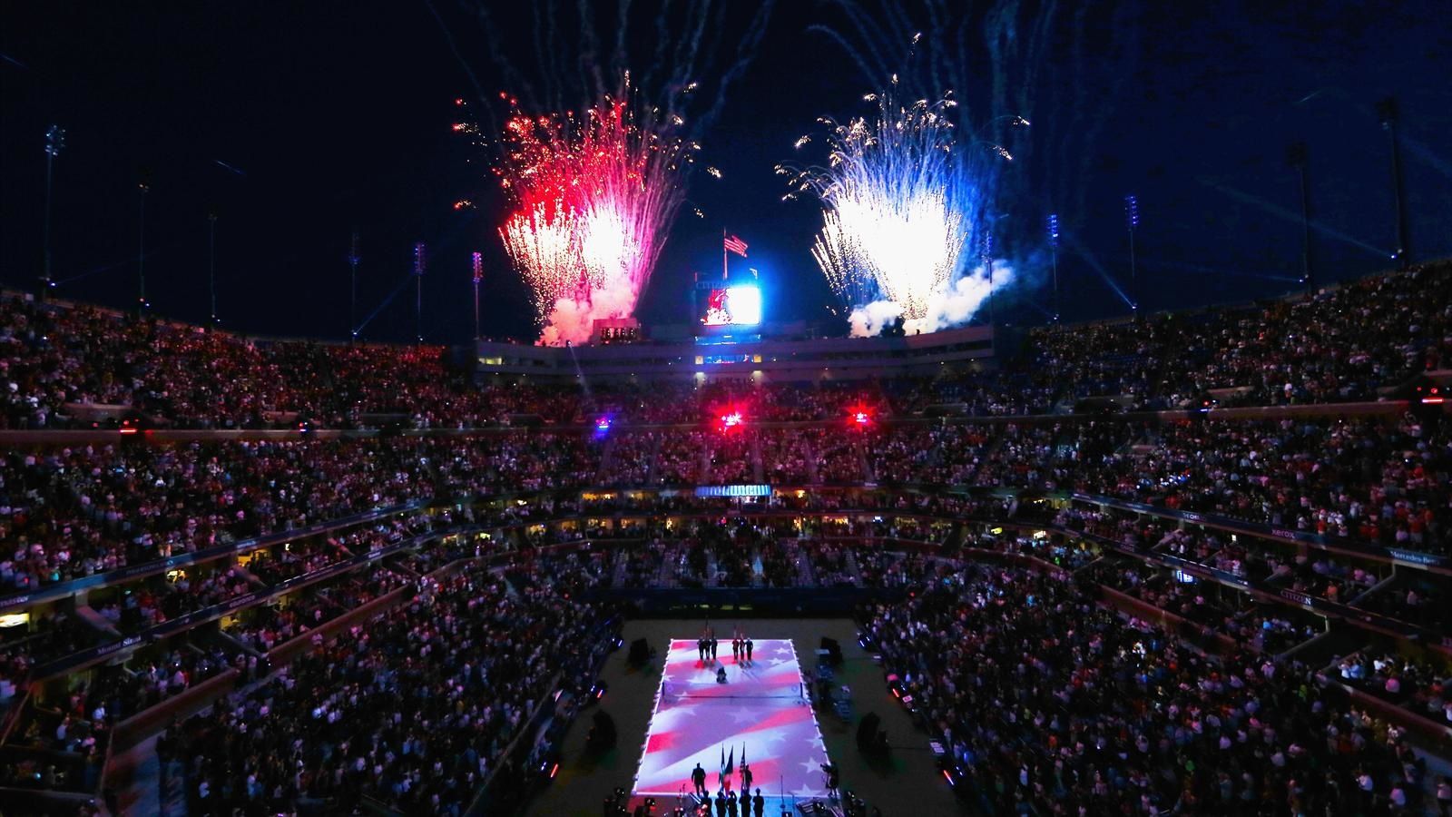 Tout le Arthur Ashe Stadium vous acclame pour cette performance unique, 2,000 vues !!