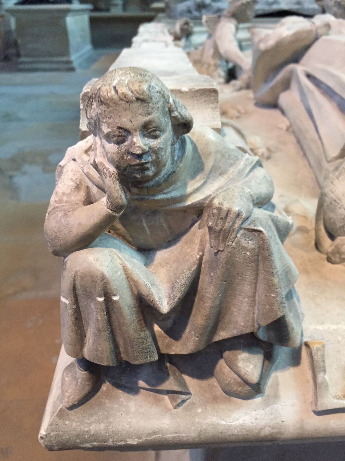 &quot; Les gisants &quot; à La Basilique de Saint Denis de Saint Louis et tombeaux des Capétiens 