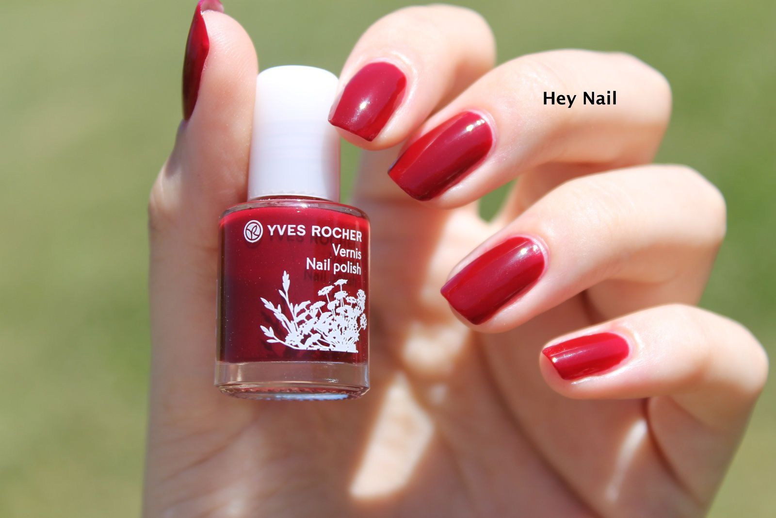 Yves Rocher n°32 - Cerise Noire - Hey Nail - Ongles & Maquillages