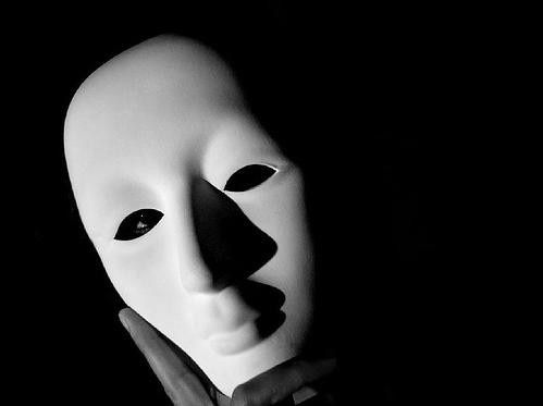 Le masque du charbon pour la personne le nettoyage profond de la peau le plus polluée