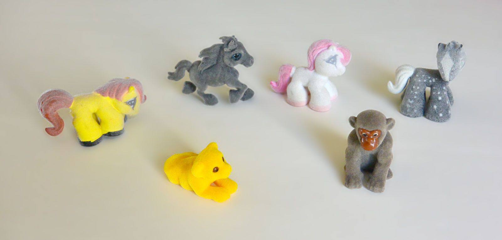 Lot 6 mini figurines animaux plastique velours - Petit Studio
