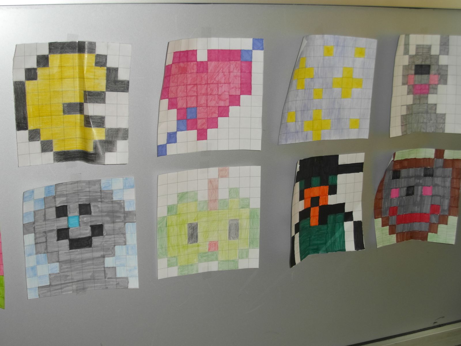 Travaux en pixel art, réalisés par des élèves de 6ème.