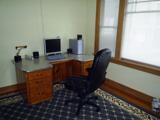 desk.JPG