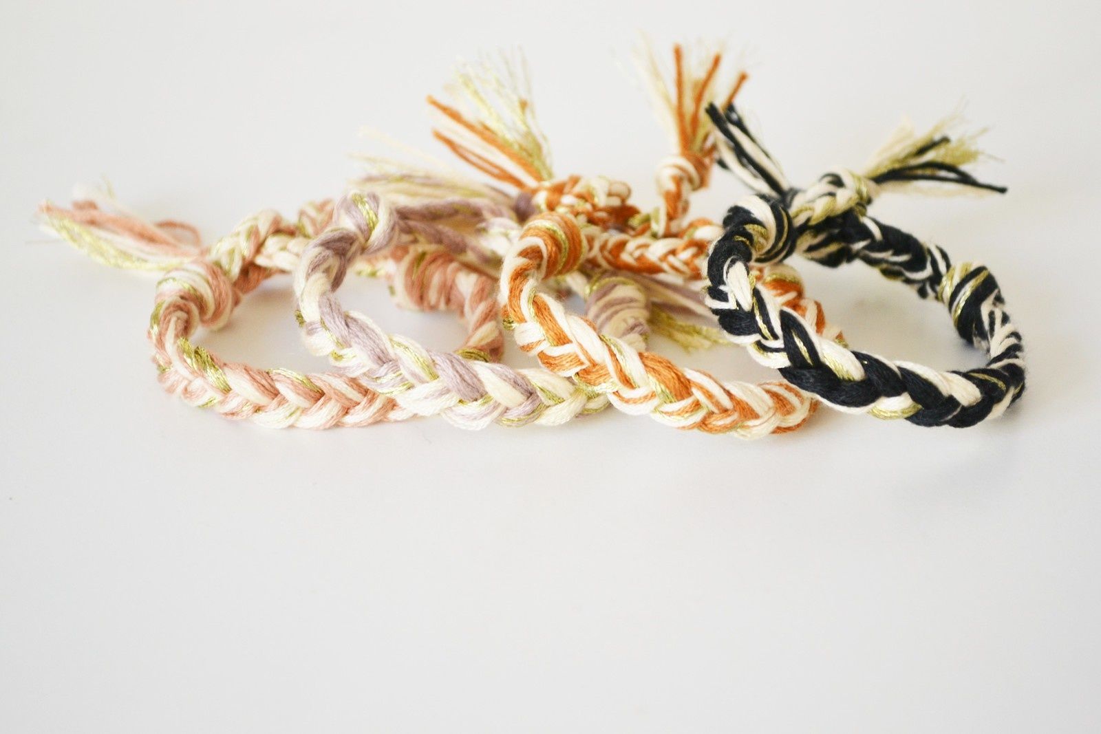 Bracelet Tressé Fil De Coton Nouveau bracelet tressé fil coton style bohème - Menina for Mathis