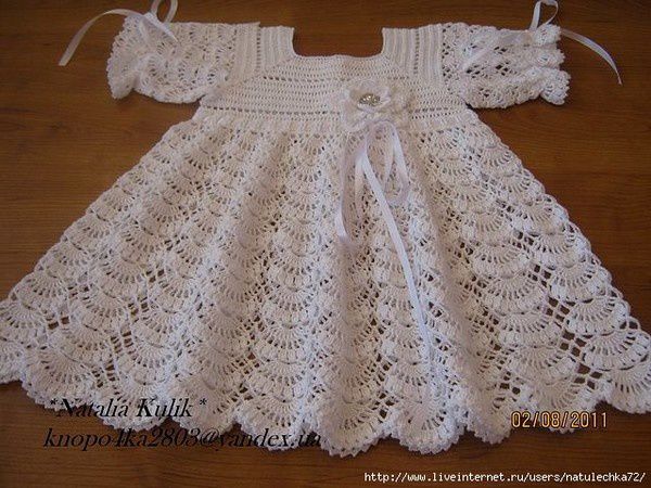 Robe blanche pour fillette et ses grilles gratuites ! - Modèles pour Bébé  au Crochet