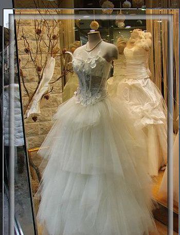 les robe de mariage dans la boutique