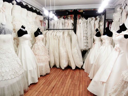 les robes de mariage attendent à louer
