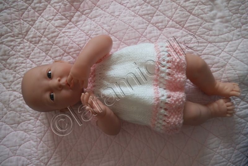 tuto gratuit bébé Bérenguer: robe ajourée à empiècement rond et faux raglan