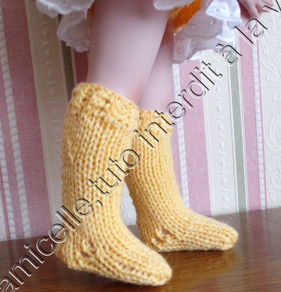 tuto gratuit poupée : chaussettes tricotées avec des aiguilles droites -  Chez Laramicelle