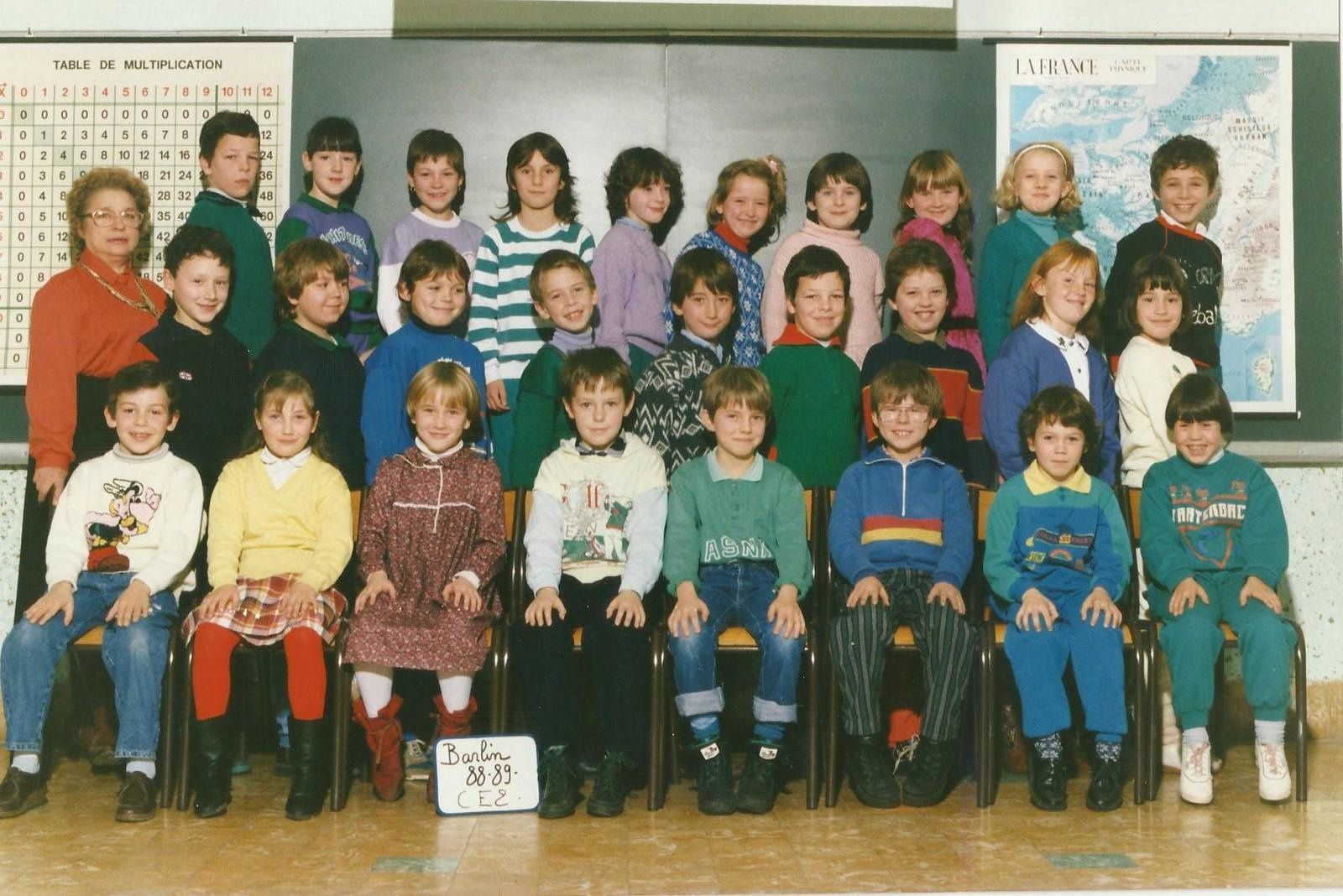 Ecole Jules Ferry de Barlin, année scolaire 1988/1989, la classe de CE2 de Madame Neuville.
