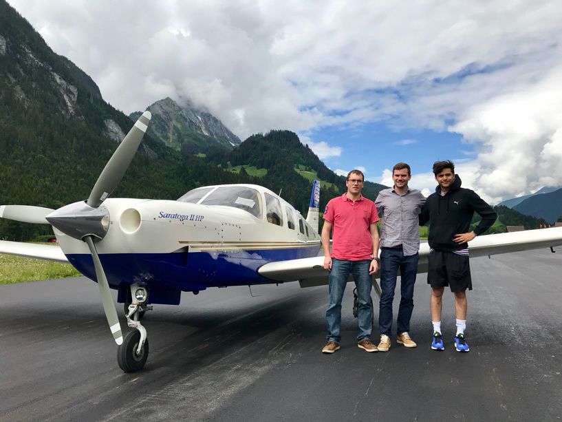 Atterrissage à Gstaad après le survol du Mont-Blanc