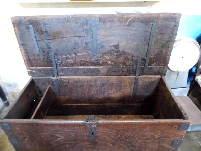 grand coffre de marine ancien en chêne table de bar annee 1950 pied en fer  forgé table... - Le Grenier de Belette
