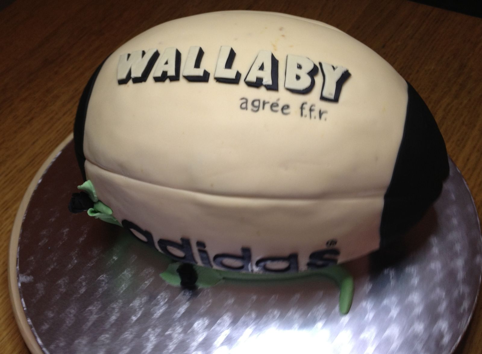 G Cake Joe Ballon de Rugby - gcakefactory.com