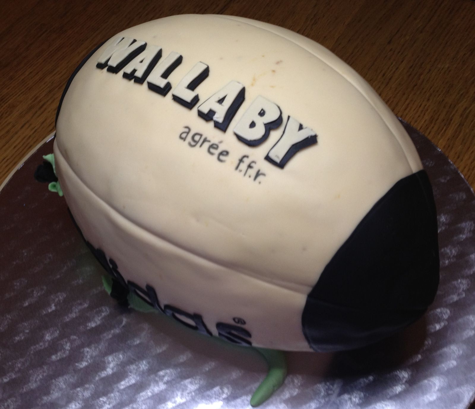 G Cake Joe Ballon de Rugby - gcakefactory.com