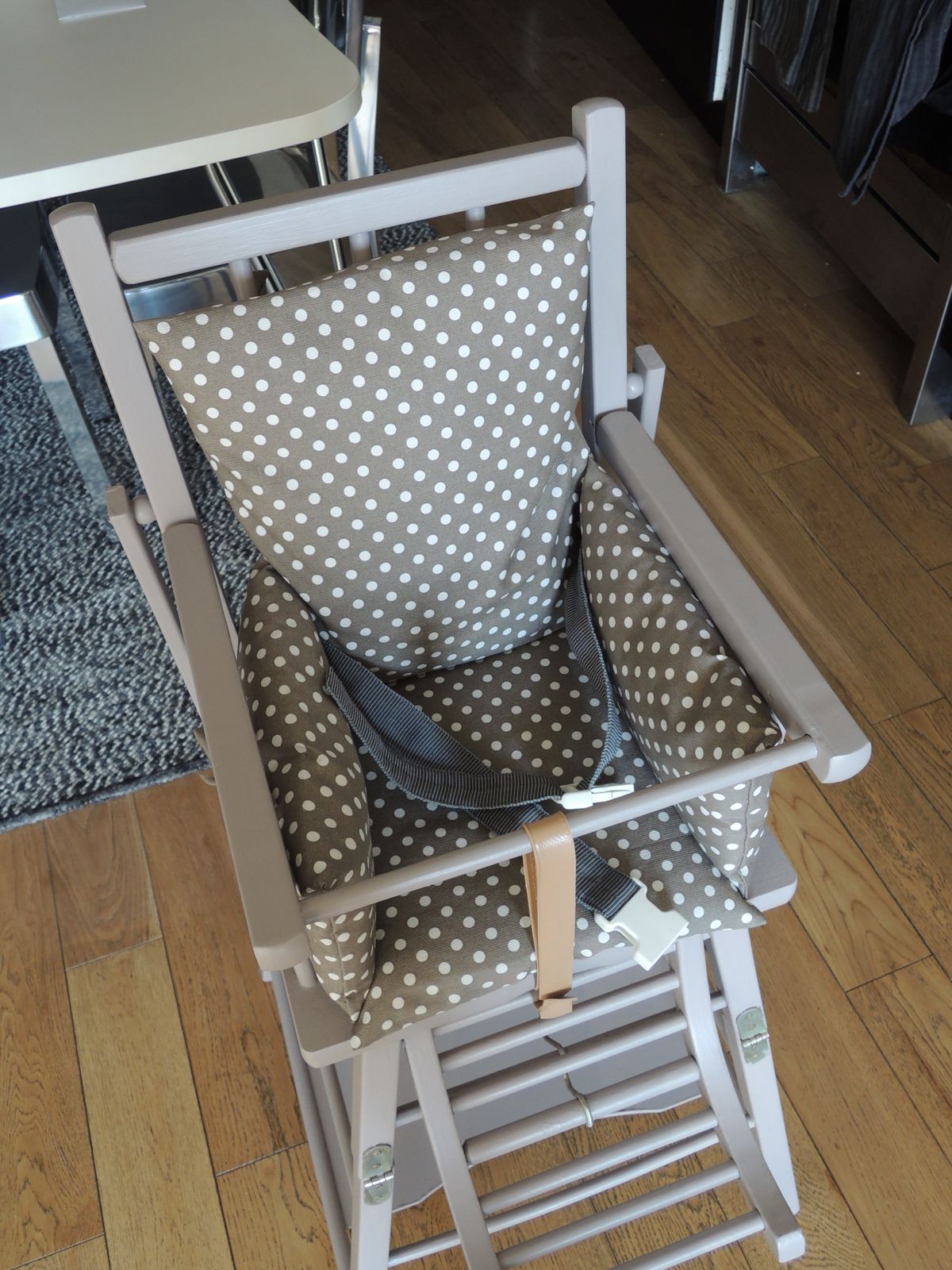 Chaise Haute Bois Combelle : Relooking d’une chaise haute combelle – Les trouvailles d’Alma (et de Chaise Haute Bois Combelle : Relooking d’une chaise haute combelle – Les trouvailles d’Alma (et de