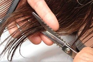 Comment effiler les cheveux longs? - Coiffure Esthétique