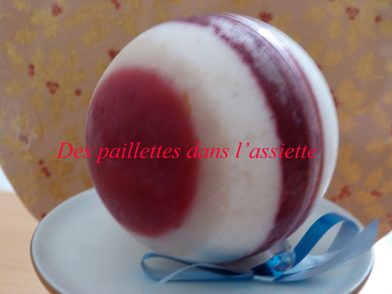 Boules de Noël glacées - Des paillettes dans l'assiette