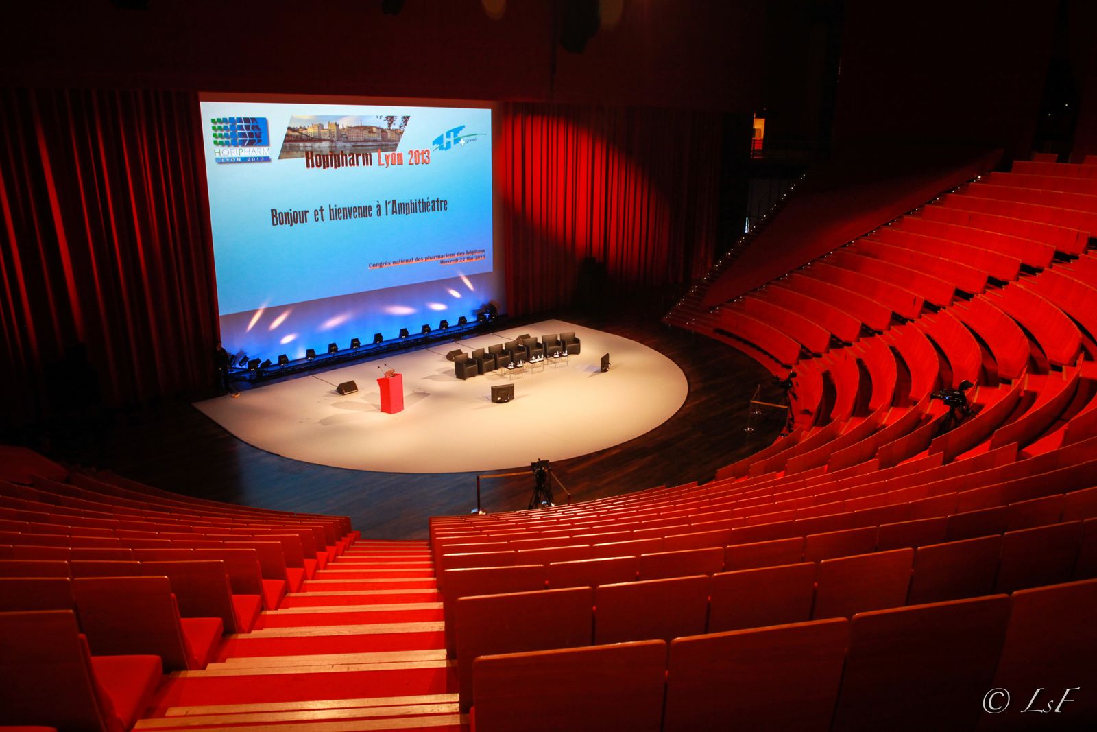 HOPIPHARM en salle 3000 de Lyon Lionel Siloé Faure
