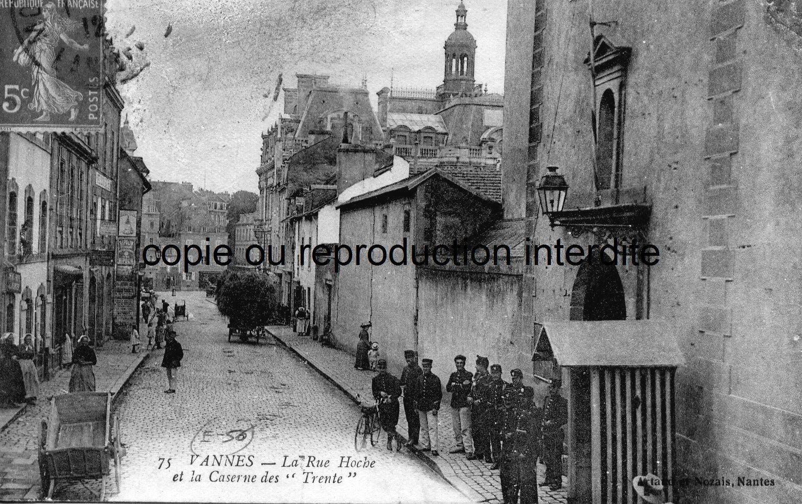 La rue Hoche VANNES EN CARTES POSTALES ANCIENNES (copies interdites)