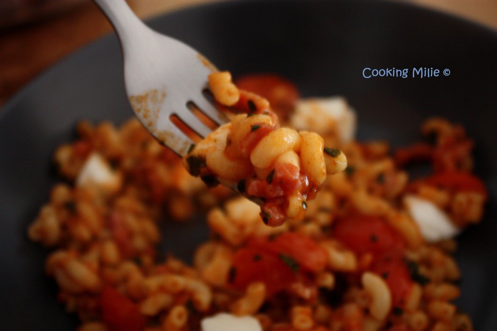 Coquillettes aux lardons, sauce tomate basilic - Recette i-Cook'in