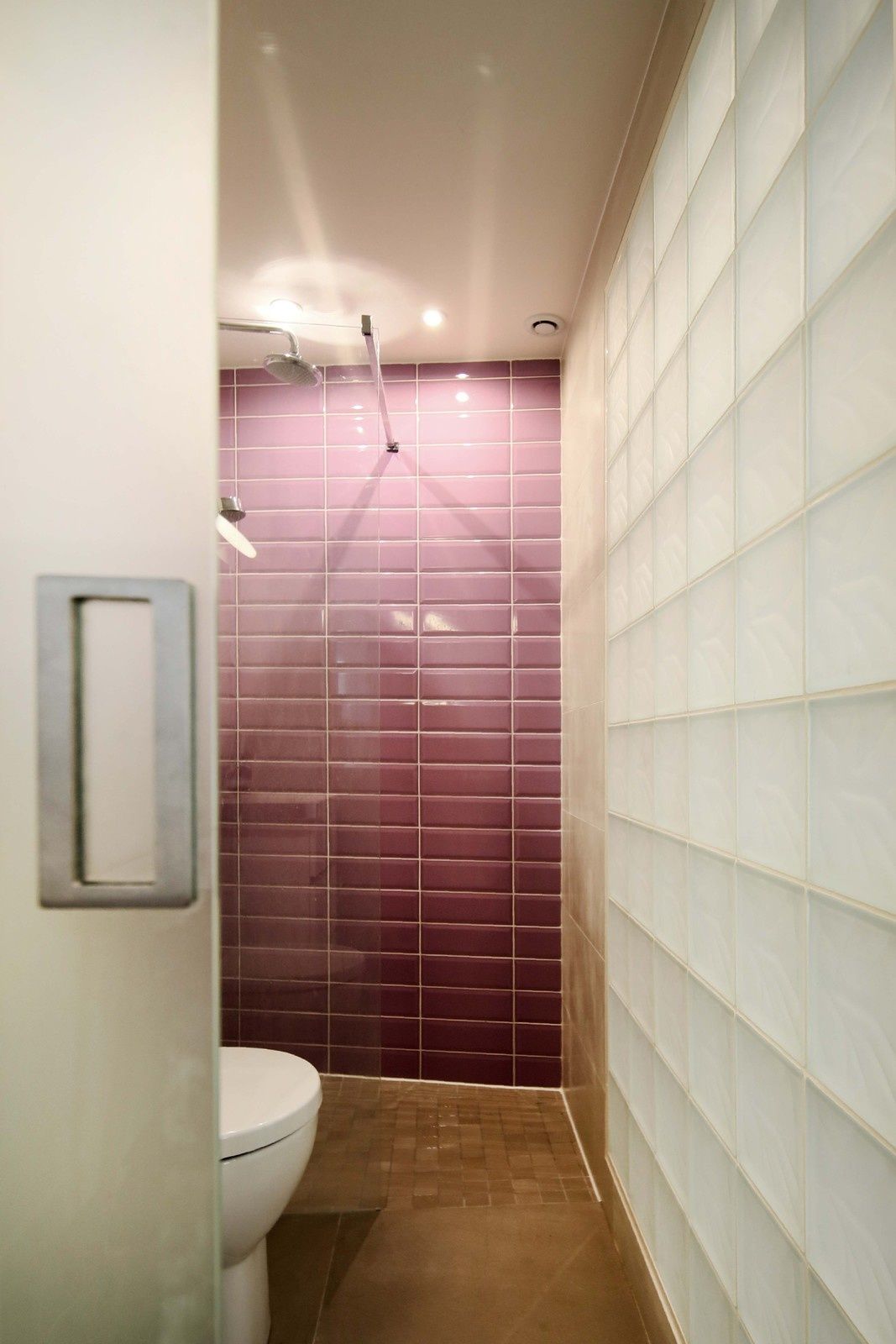 Salle de bain 3 : une salle de bain sans fenêtre, mais lumineuse ...