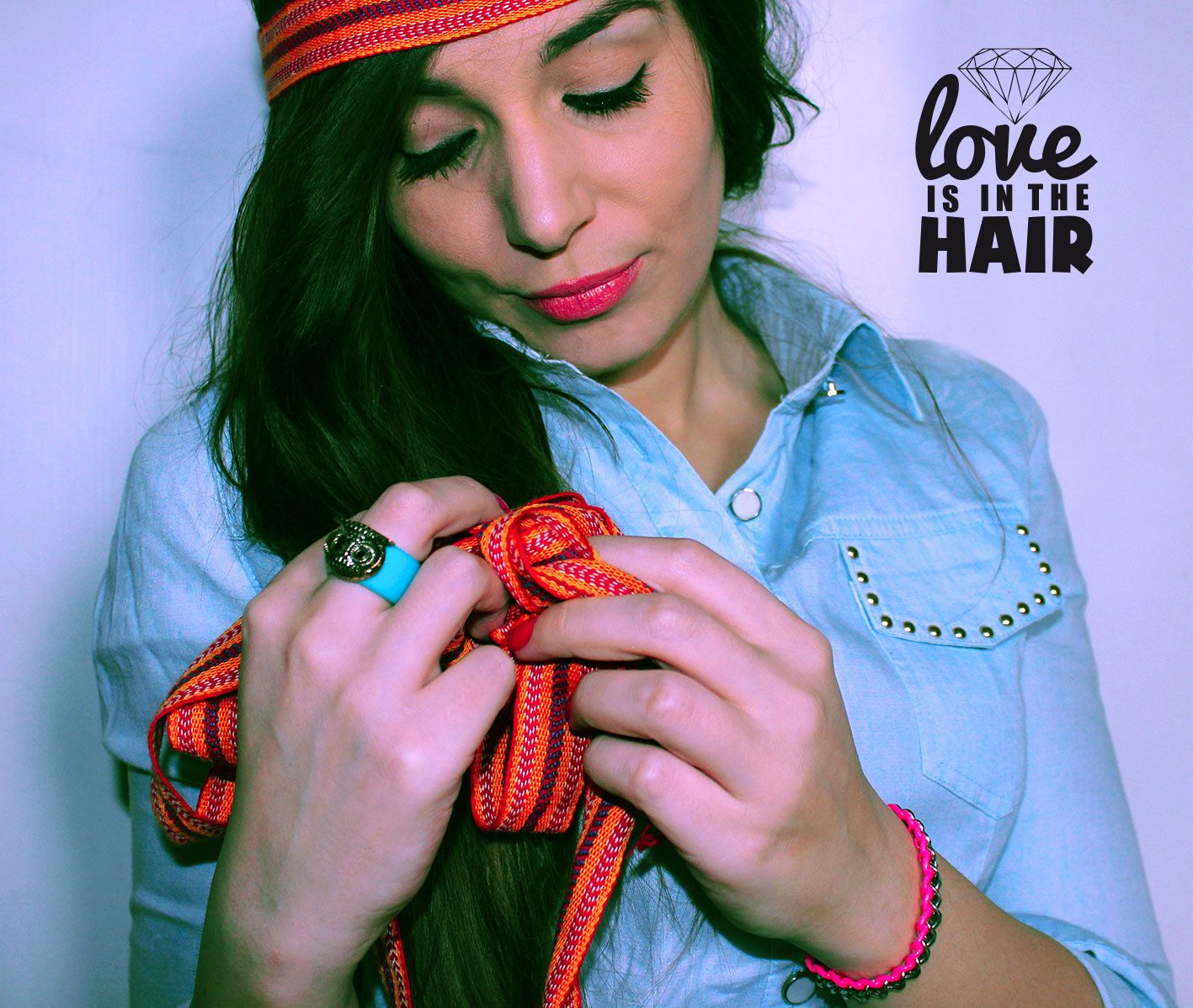Lisser ses cheveux, sans fer et naturellement? C'est possible pour quelques centimes...
