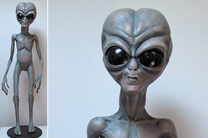 extraterrestre statue