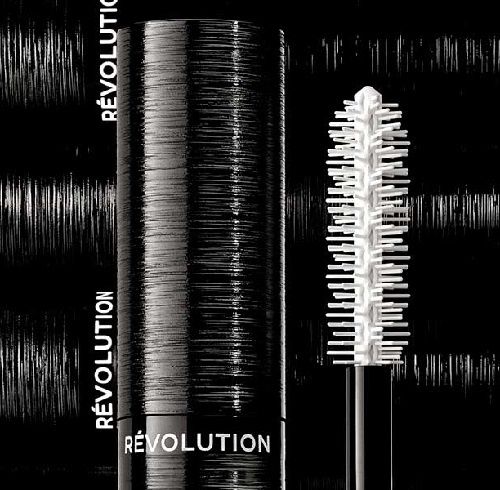 Le mascara Volume Révolution de Chanel, l'innovation 3D - Le blog de  Mamzelle KitKat