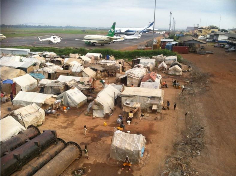 R.C.A. - Campo profughi nei pressi dell'aeroporto di Bangui