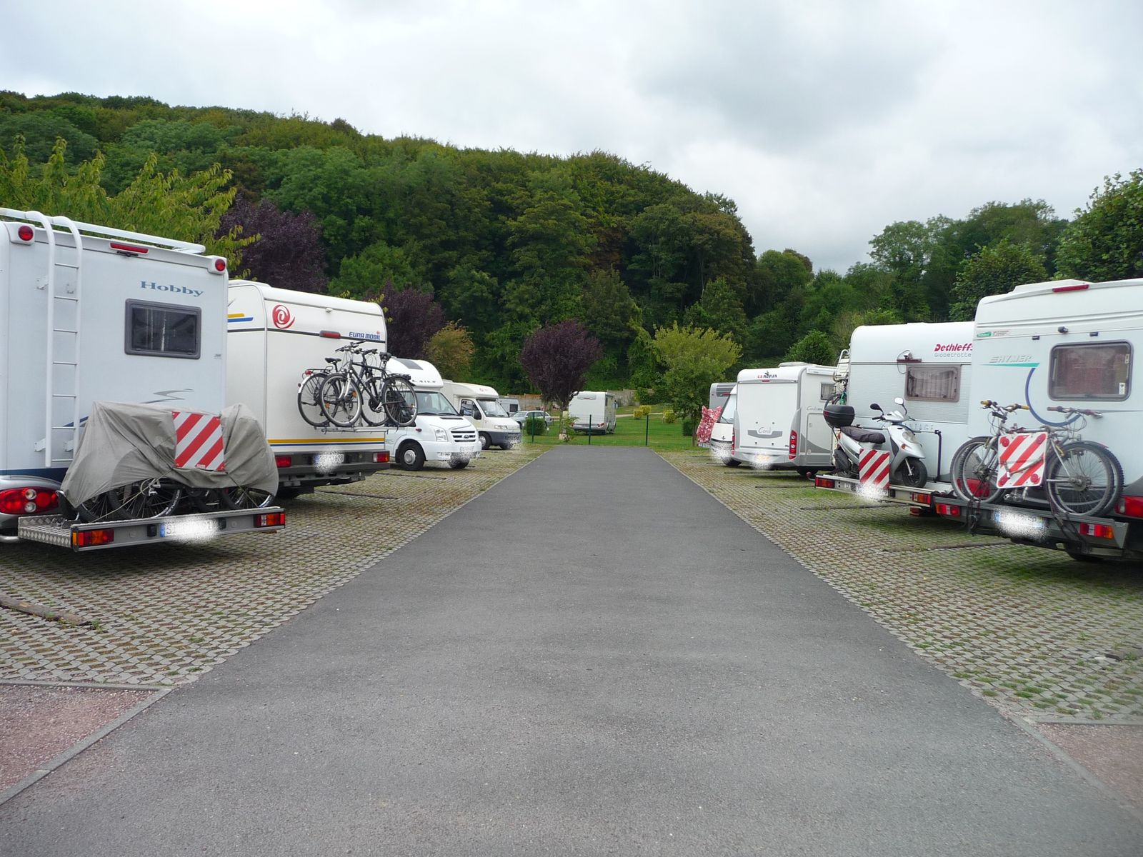 AIRE POUR CAMPING CARS A ETRETAT ! - Chez Vikki