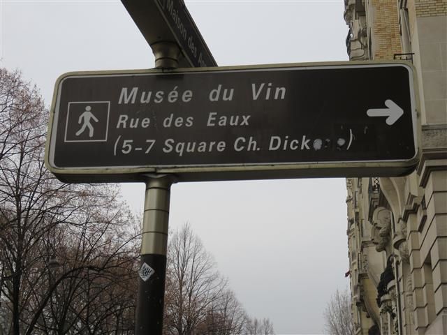 A Paris, rue des Eaux ...  