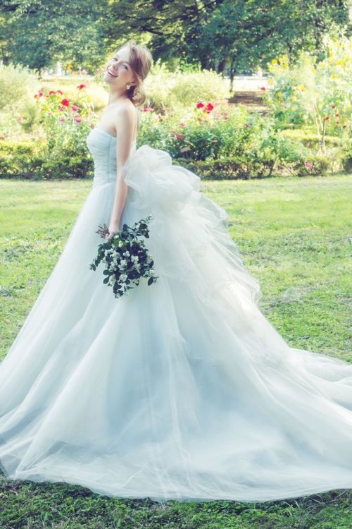 robe de mariée bustier princesse en tulle avec un nœud papillon
