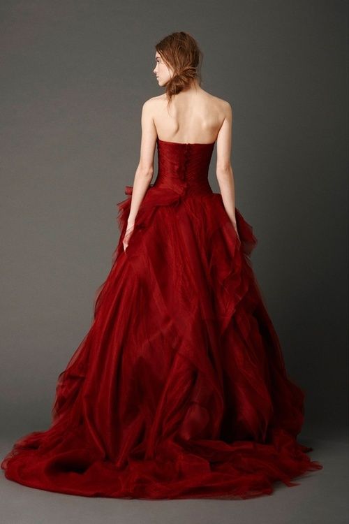 robe de mariée bordeaux bustier dos laçage