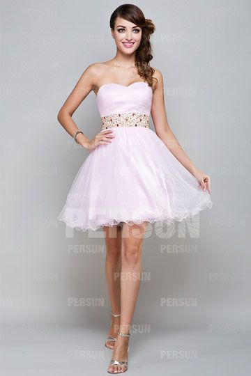 Robe de cocktail en tulle décolletée en coeur ligne a ornée de bijoux moins de 100