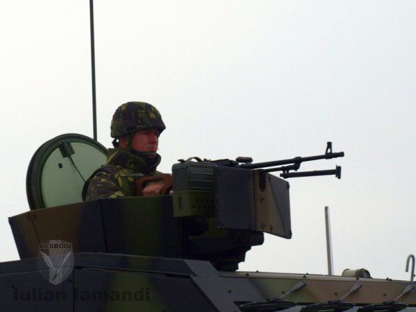 Les PVP sont armées d’une mitrailleuse de 7,62mm PKM (d’origine roumaine)