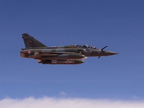 mirage 2000 rencontre un avion de ligne