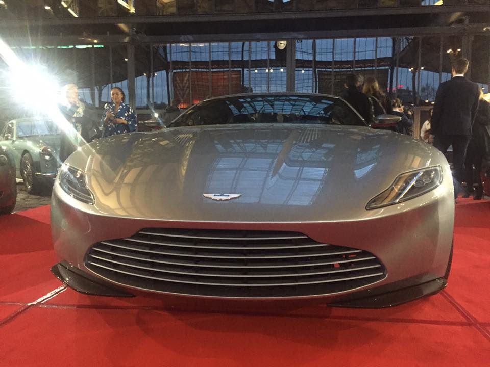 James Bond 007 l'Exposition avec Auto Performance