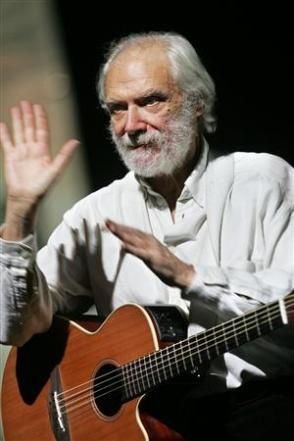 Le chanteur du « Métèque » Georges Moustaki est mort