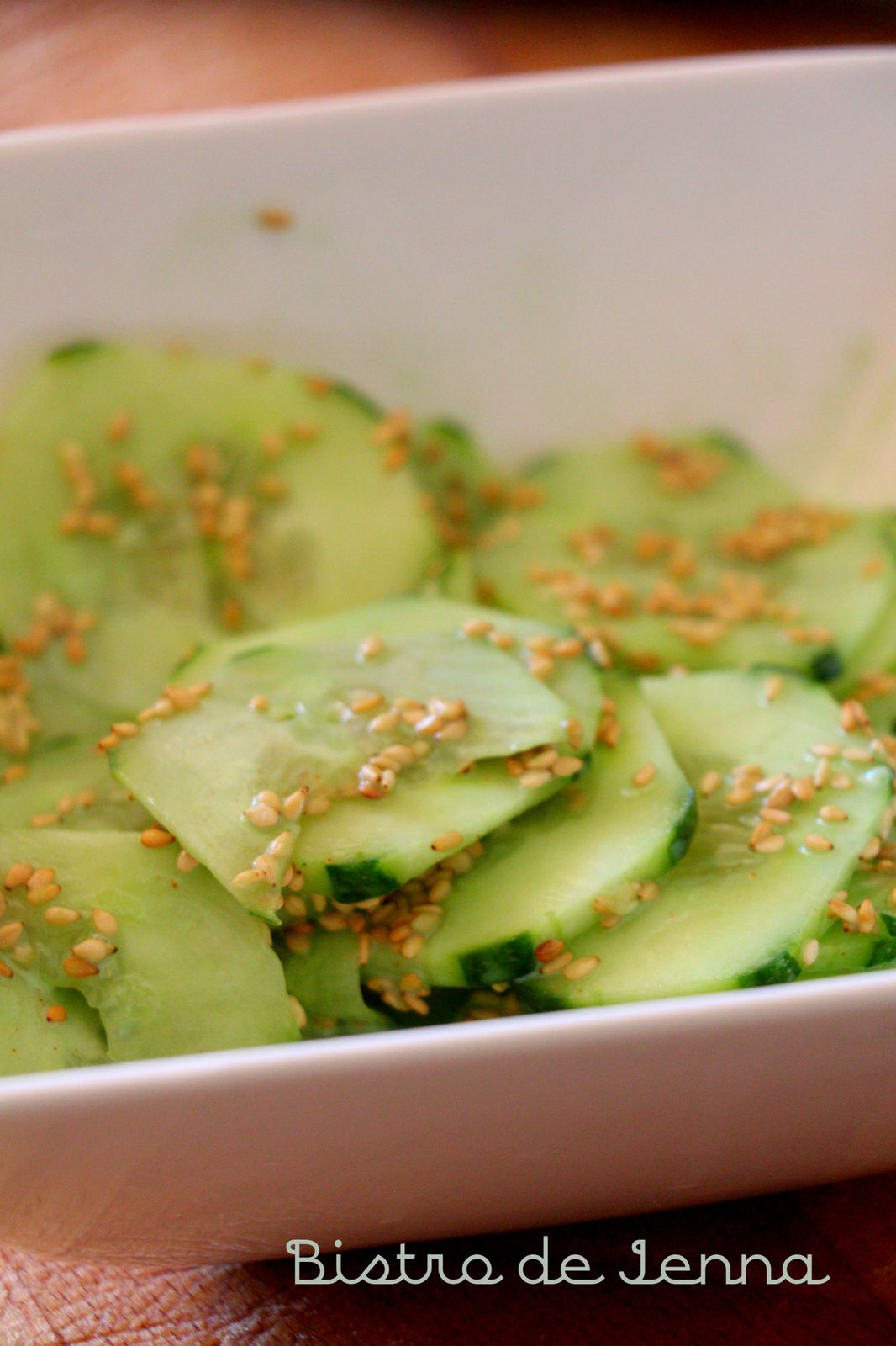 Salade de concombre au wasabi et sésame
