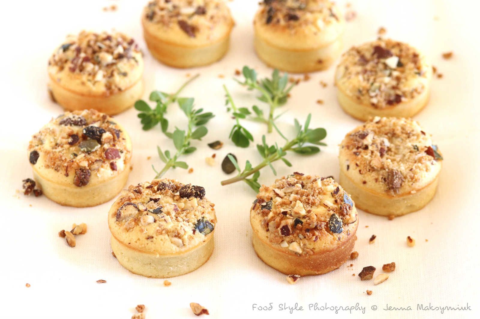 Minis quatre-quarts citron et croquant de musli aux fruits secs