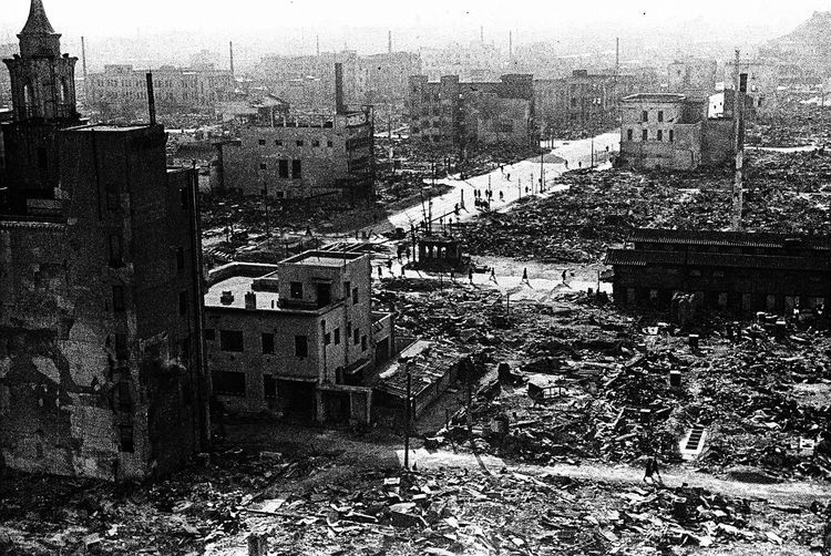 Tokyo après les bombardements de mars 1945. 