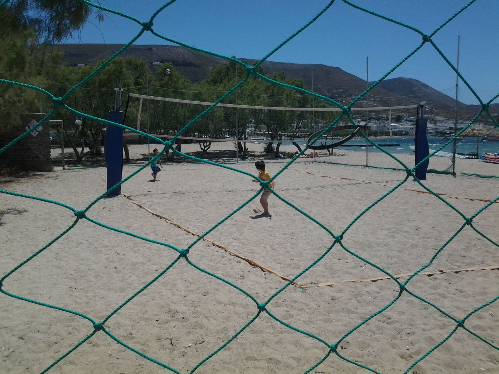 Une journée plage, vent , wind surf , et copains