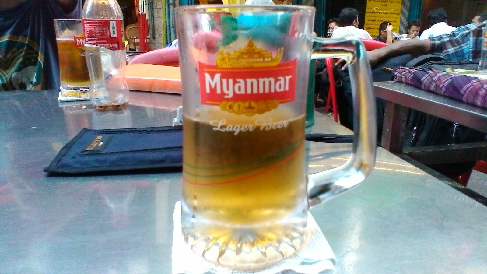 bière locale ...Myanmar !