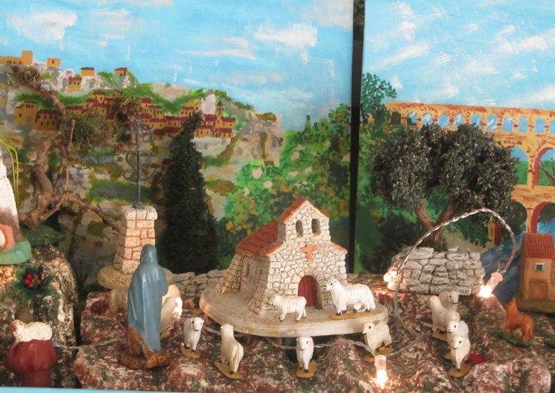 Là haut le berger mène ses moutons vers les pentes escarpées.