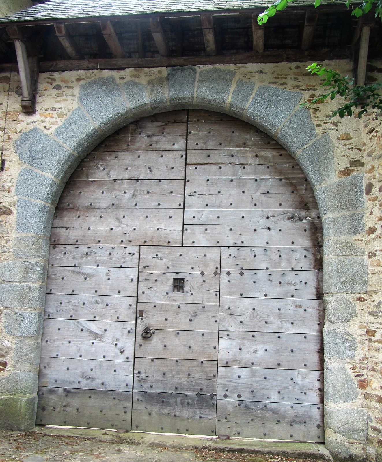 Les portes de Ségur le château