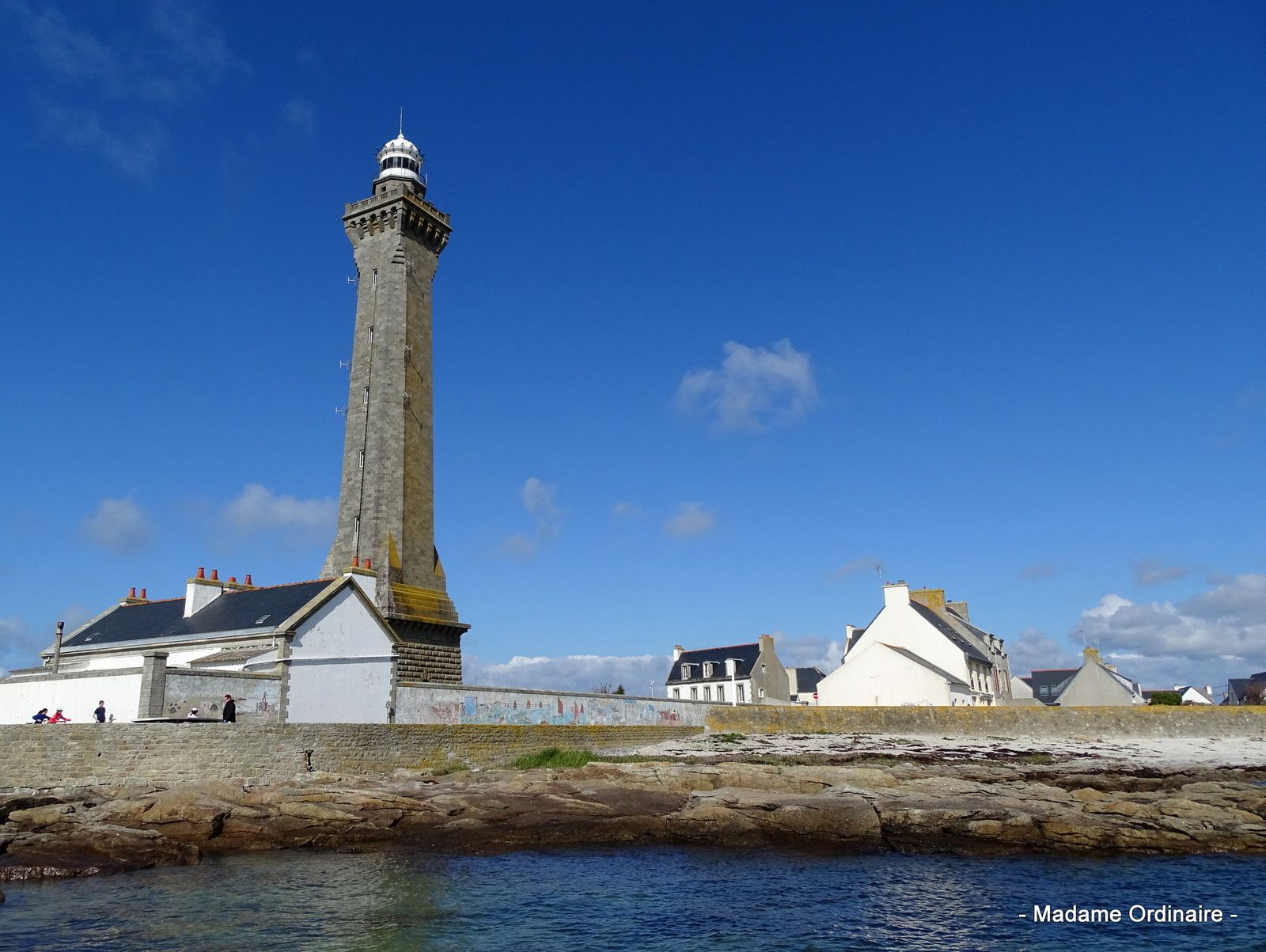 Le Phare d'Eckmühl à Penmarc'h - Madame Ordinaire